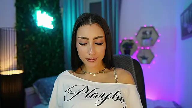 Bree  Morgan online show from November 5, 2025, 7:28 pm