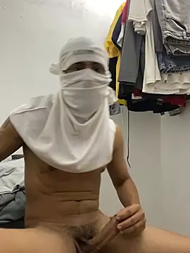 Lucasmachonovinho online show from February 1, 2026, 11:58 pm