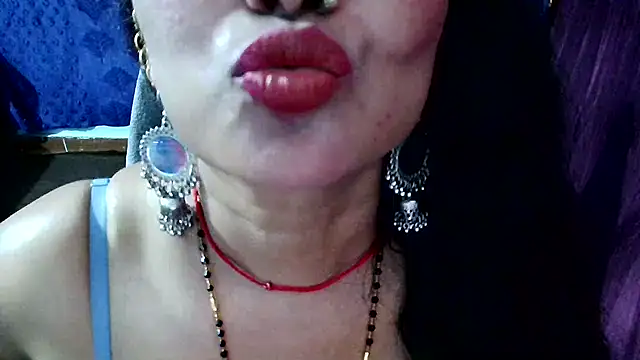 QUEEN SAKHI- online show from June 6, 2026, 7:24 am