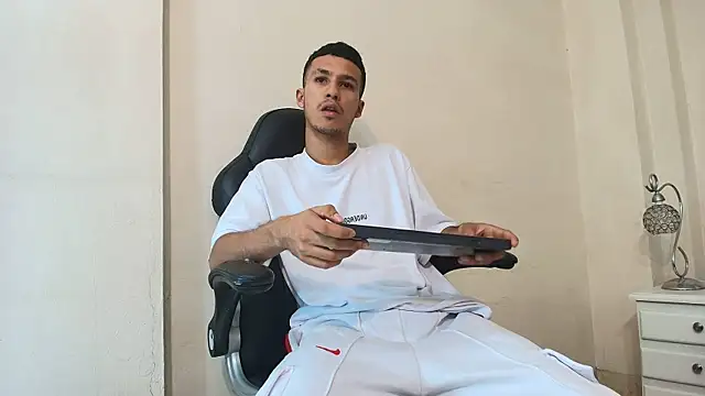 Marcus Jeron online show from April 24, 2026, 1:40 am