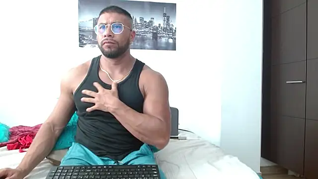 AntonyDAngelo25 online show from October 25, 2025, 7:25 pm