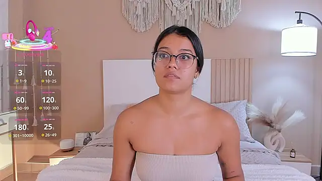 Camila Bustamante online show from June 4, 2026, 2:00 pm