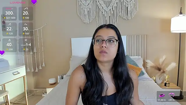 Camila Bustamante online show from July 23, 2026, 1:41 pm