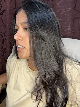 Camila Bustamante online show from October 13, 2025, 11:38 pm