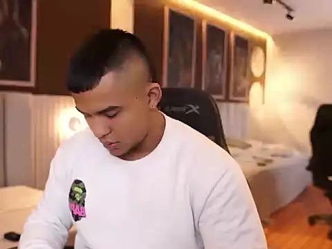 Thiago Valente online show from September 22, 2025, 12:44 pm