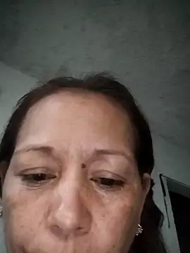 marinita13 online show from October 4, 2025, 10:33 pm