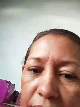 marinita13 online show from October 8, 2025, 9:15 pm