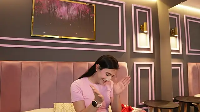 Ariaa Isabell online show from May 4, 2026, 6:33 pm