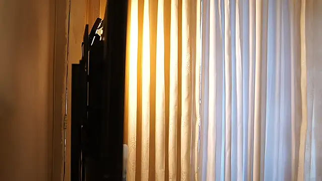 Ariaa Isabell online show from October 16, 2025, 6:27 pm