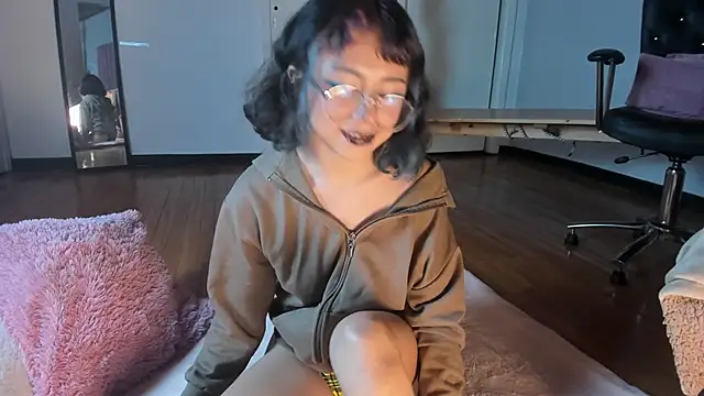 TerumiKitty online show from January 12, 2026, 10:03 pm