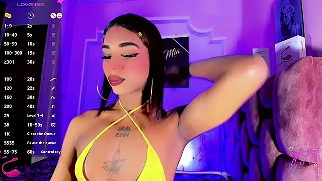 LADY-HOT-SEXY- online show from June 27, 2026, 10:05 pm
