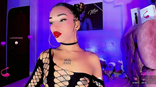 LADY-HOT-SEXY- online show from June 13, 2026, 12:52 am