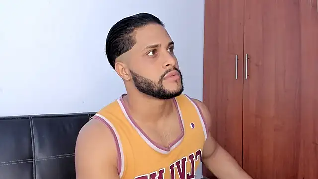 Pier Simons online show from November 8, 2025, 3:26 pm