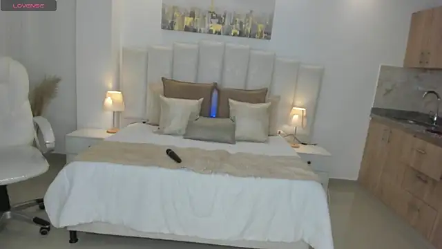 Snapshot of July_Adams chatting on May 23, 2026, 5:28 am July Adams online show from May 23, 2026, 5:28 am