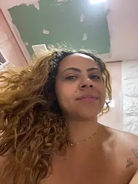 Chloe Leaozinho online show from July 31, 2026, 11:02 pm