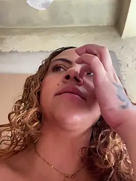 Chloe Leaozinho online show from June 30, 2026, 3:23 pm