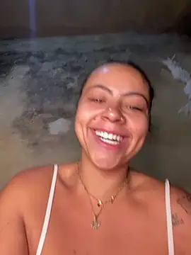 Chloe Leaozinho online show from April 20, 2026, 12:41 pm
