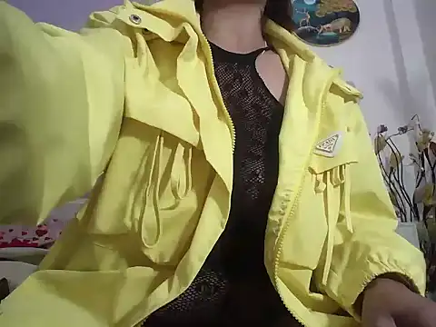 lyly asian online show from November 20, 2025, 10:42 pm