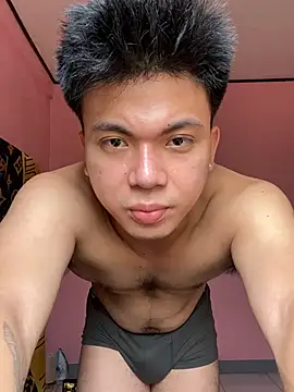 Snapshot of JerichoGutierez chatting on May 15, 2026, 2:31 am JerichoGutierez online show from May 15, 2026, 2:31 am