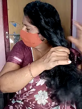 Jessi 25 online show from October 21, 2025, 5:23 pm