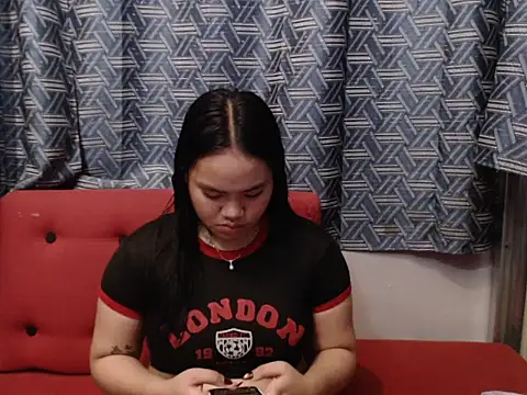 prettykrysgirl online show from July 10, 2026, 10:26 am