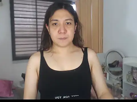 Snapshot of stellahugeX chatting on February 13, 2026, 4:23 am stellahugeX online show from February 13, 2026, 4:23 am