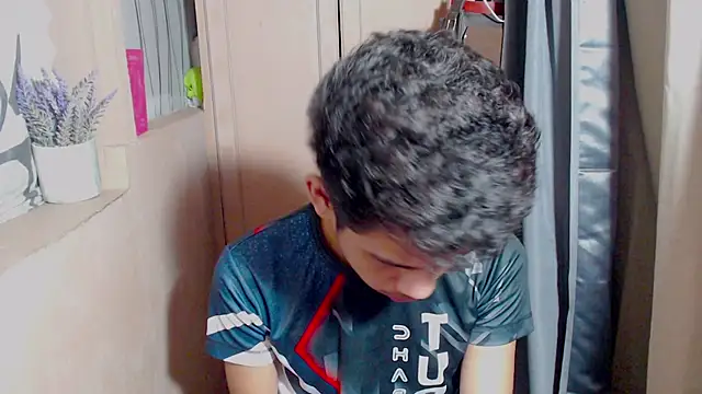 Demure Asian143 online show from May 3, 2026, 9:58 am