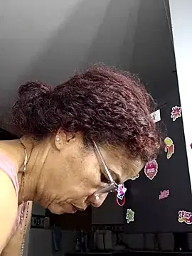 Snapshot of Merybeks chatting on May 10, 2026, 10:08 am Merybeks online show from May 10, 2026, 10:08 am