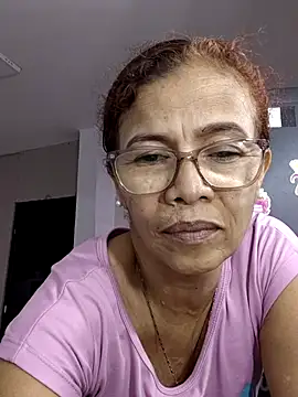 Snapshot of Merybeks chatting on June 24, 2026, 11:20 am Merybeks online show from June 24, 2026, 11:20 am
