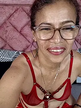 Snapshot of Merybeks chatting on May 11, 2026, 4:04 pm Merybeks online show from May 11, 2026, 4:04 pm