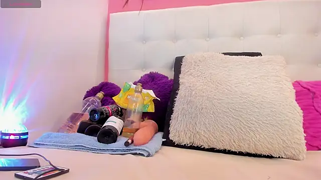 Willow Wright online show from September 30, 2025, 1:39 pm