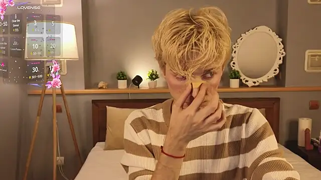 fiachand online show from September 11, 2025, 10:43 pm