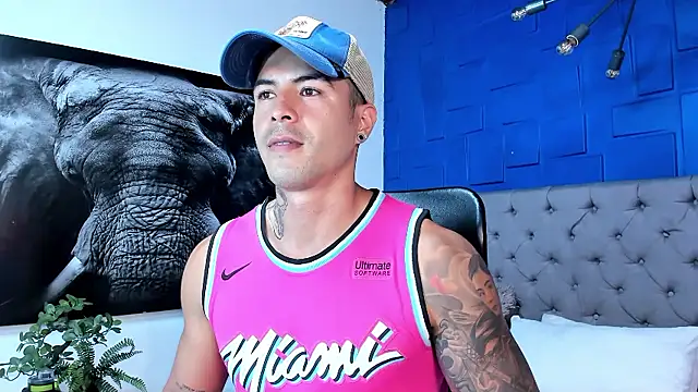 andres-clark92 online show from January 9, 2026, 4:25 pm