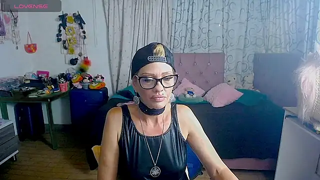 isabella-lips007 online show from July 18, 2026, 6:00 am