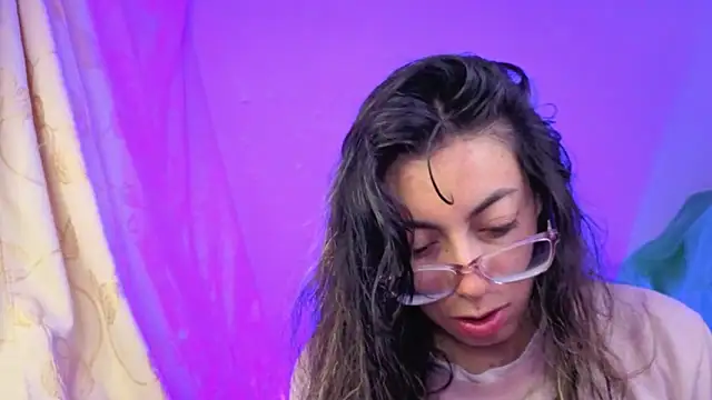 Miranda sexlove  online show from March 16, 2026, 7:05 pm