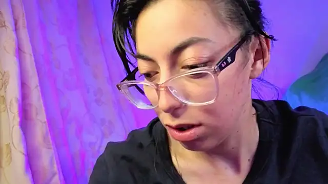 Snapshot of Miranda_sexlove_ chatting on March 24, 2026, 1:33 pm Miranda sexlove online show from March 24, 2026, 1:33 pm