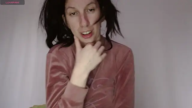 RosieHayes online show from February 7, 2026, 12:57 pm