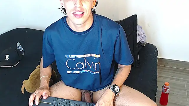 Snapshot of Robisson_zack chatting on September 29, 2025, 8:21 am Robisson zack online show from September 29, 2025, 8:21 am