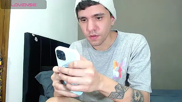 Matteo12  online show from February 3, 2026, 6:40 am