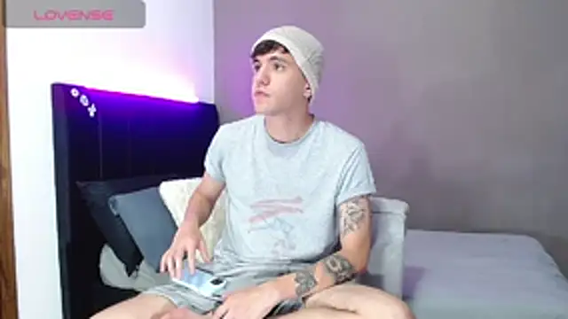 Snapshot of Matteo12_ chatting on March 11, 2026, 10:48 pm Matteo12 online show from March 11, 2026, 10:48 pm