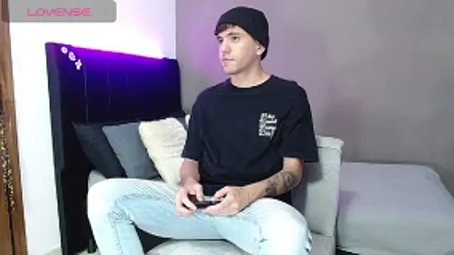 Snapshot of Matteo12_ chatting on March 11, 2026, 3:55 am Matteo12 online show from March 11, 2026, 3:55 am