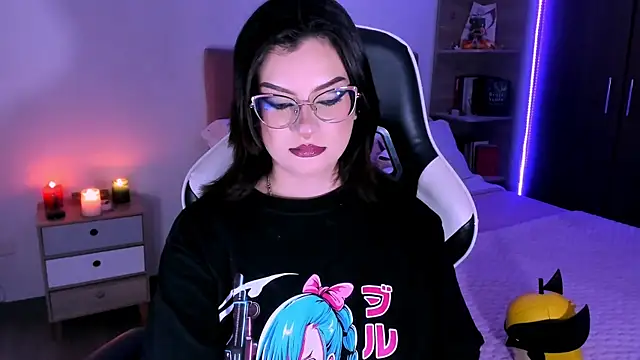 OphelianaRose33 online show from October 24, 2025, 11:26 pm