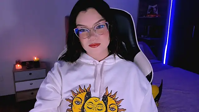 OphelianaRose33 online show from September 21, 2025, 8:58 pm