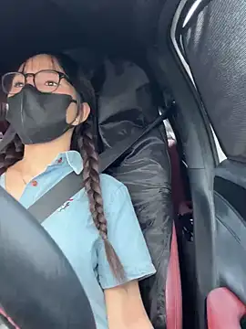 Linh 2004 online show from September 29, 2025, 6:31 am