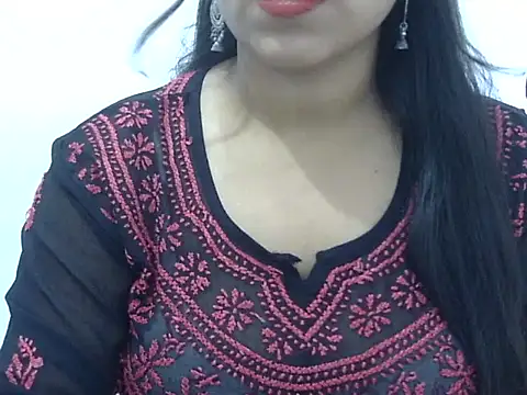 LIYO  online show from July 7, 2026, 7:34 am