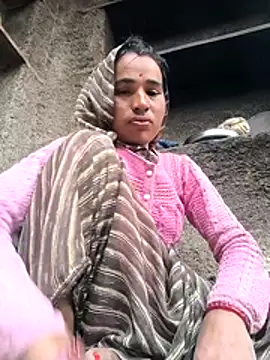 Hot raaani online show from February 3, 2026, 2:53 am