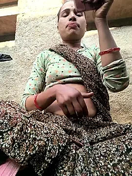 Hot raaani online show from December 15, 2025, 10:10 am