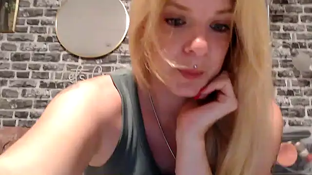 SexyMilf 37 online show from May 28, 2026, 8:26 pm