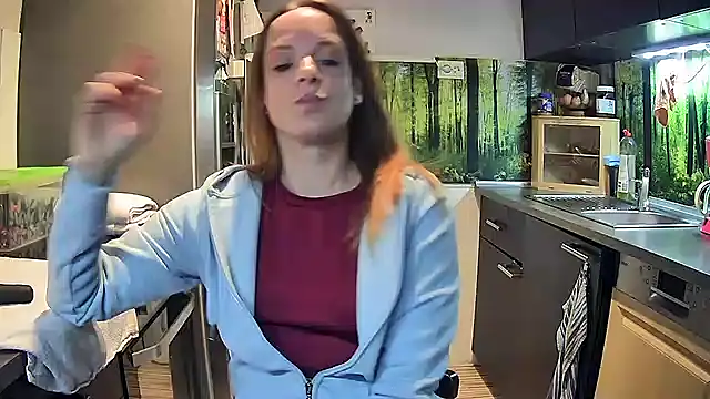 Snapshot of SexyMilf_37 chatting on September 26, 2025, 8:05 pm SexyMilf 37 online show from September 26, 2025, 8:05 pm