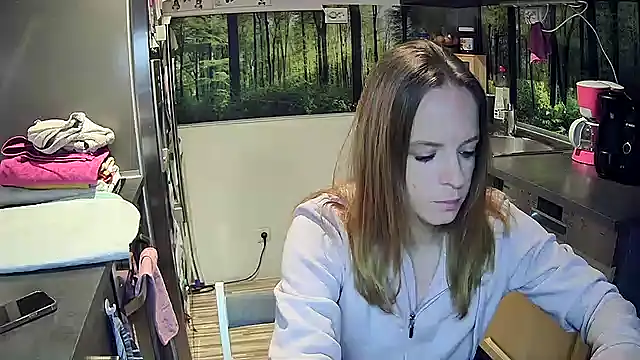 Snapshot of SexyMilf_37 chatting on September 27, 2025, 8:15 pm SexyMilf 37 online show from September 27, 2025, 8:15 pm